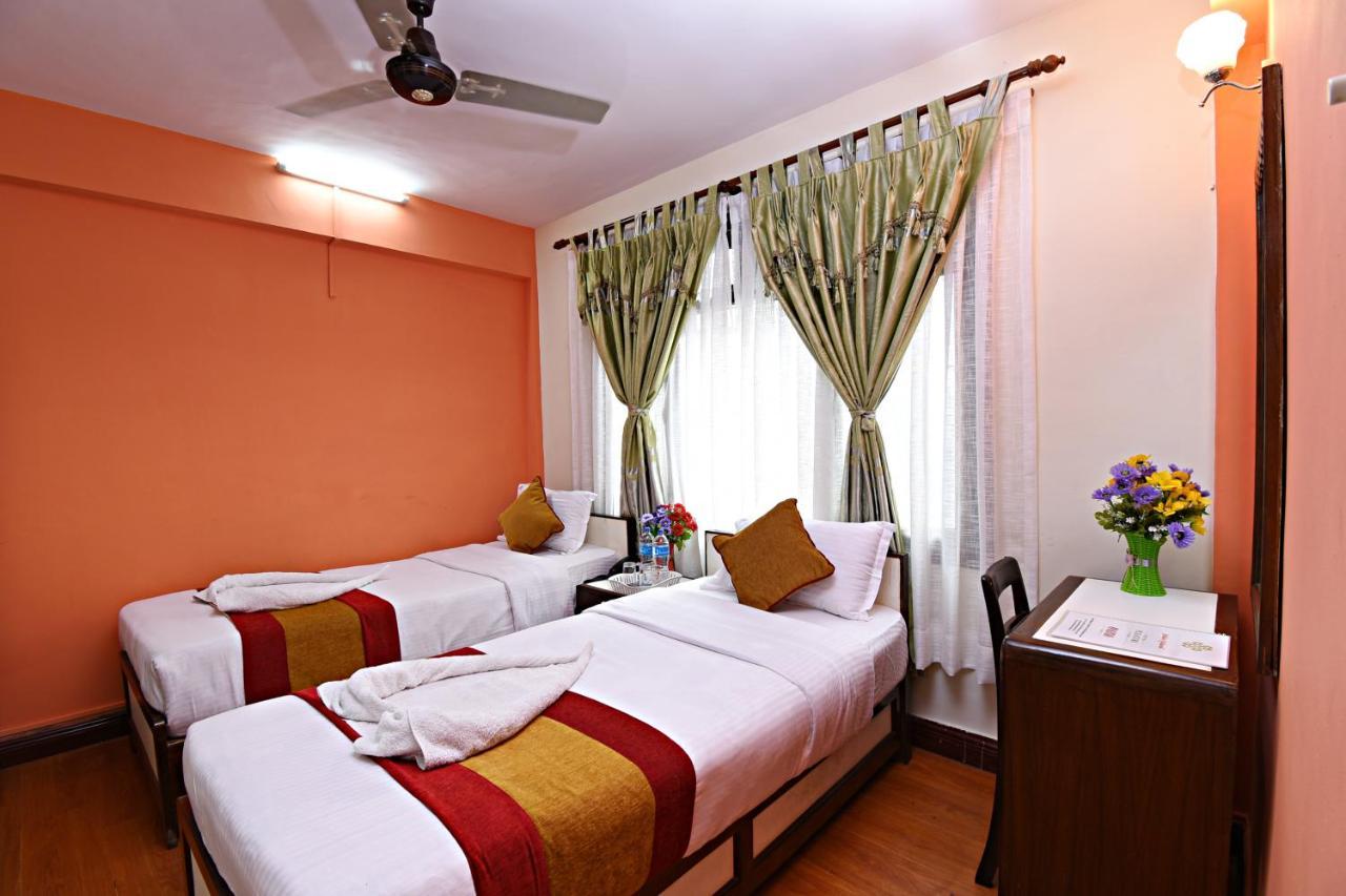 Hotel Pleasure Home Katmandou Extérieur photo