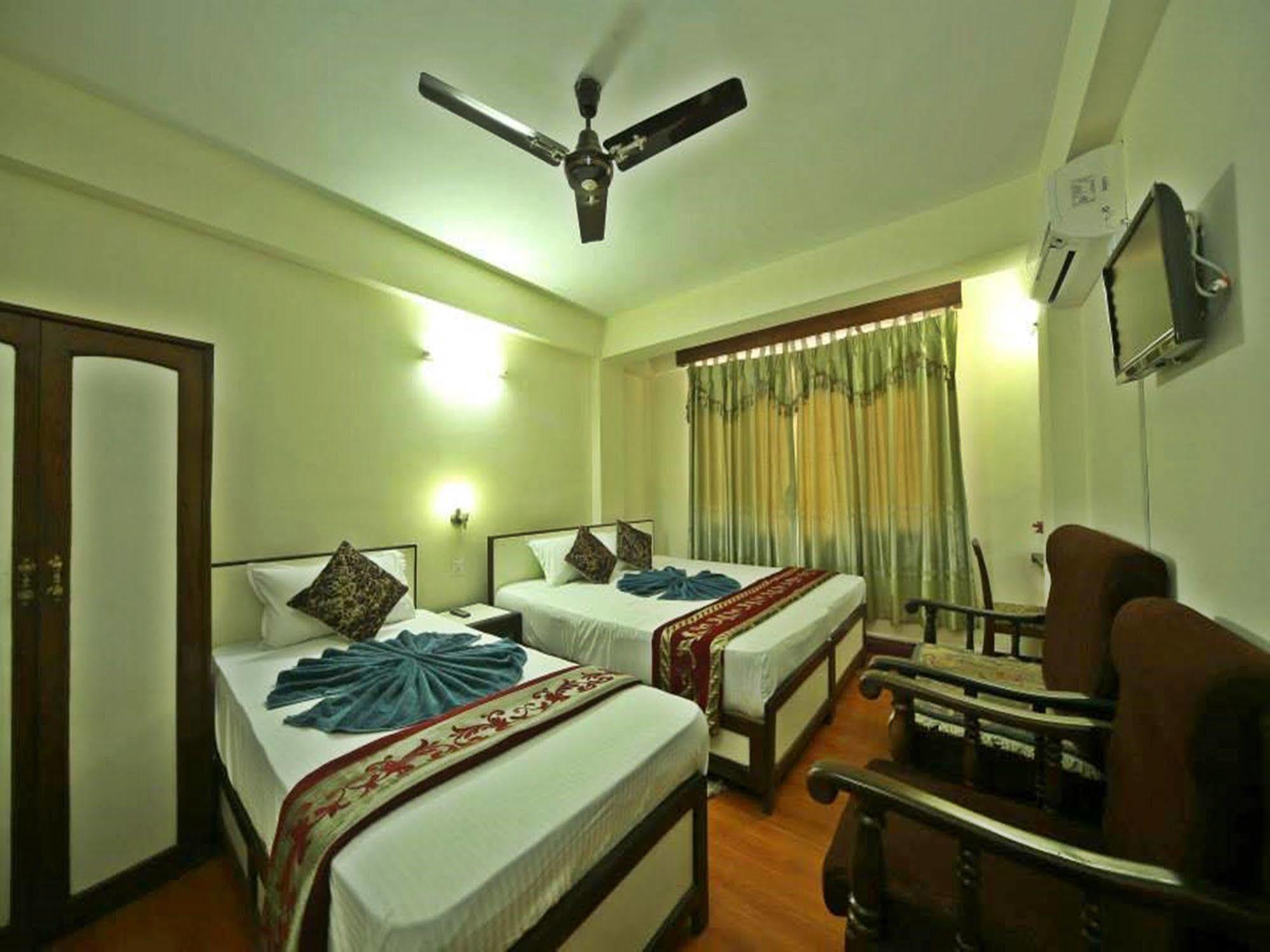 Hotel Pleasure Home Katmandou Extérieur photo