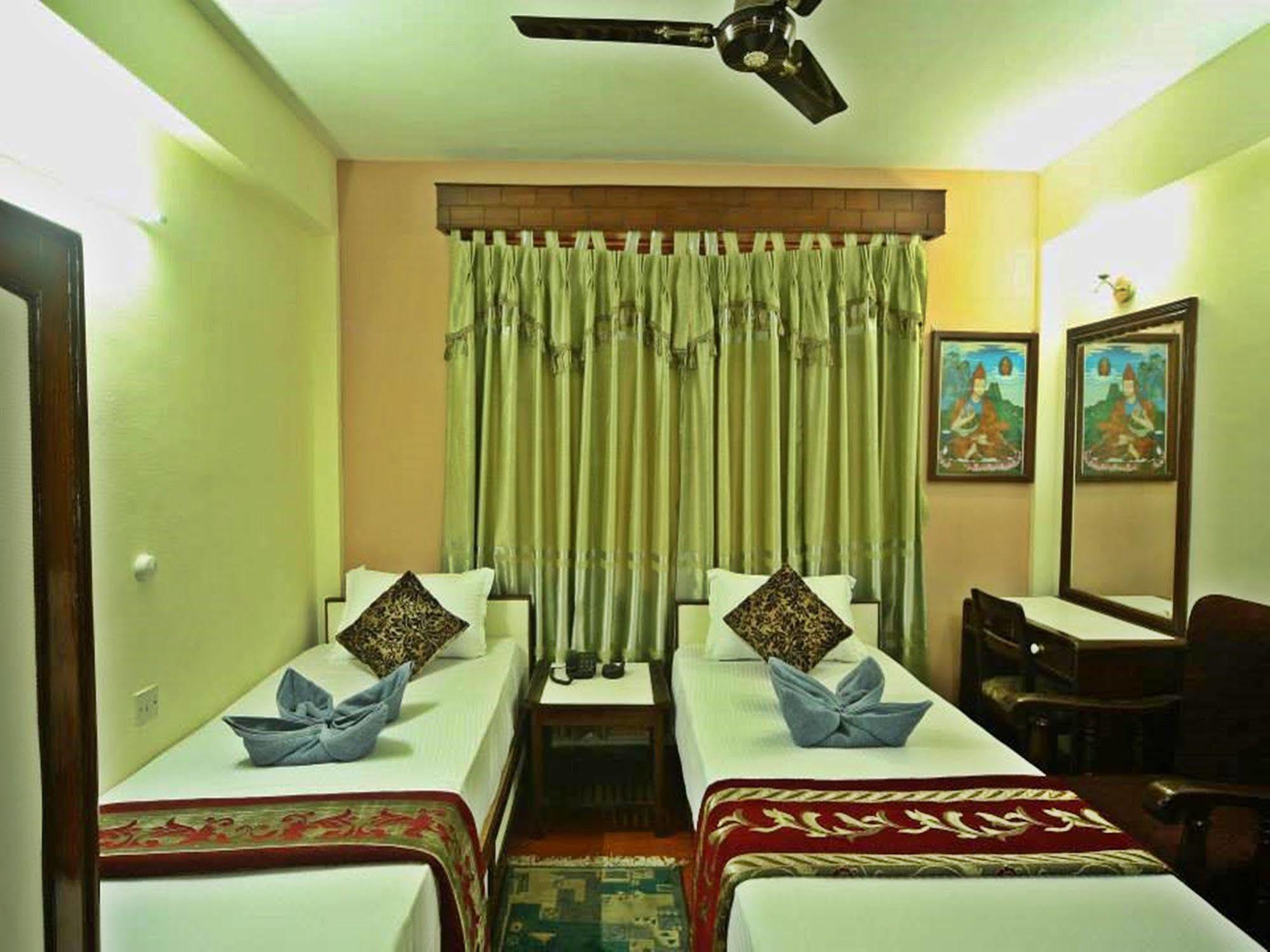 Hotel Pleasure Home Katmandou Extérieur photo