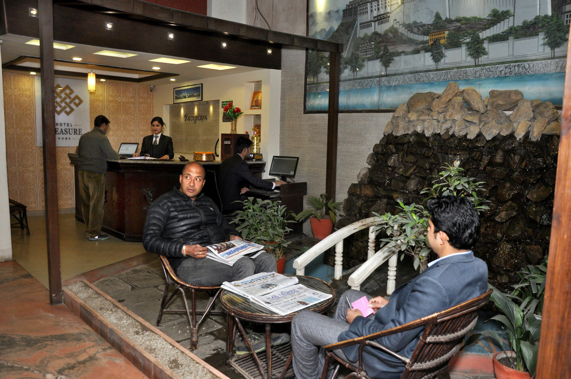 Hotel Pleasure Home Katmandou Extérieur photo