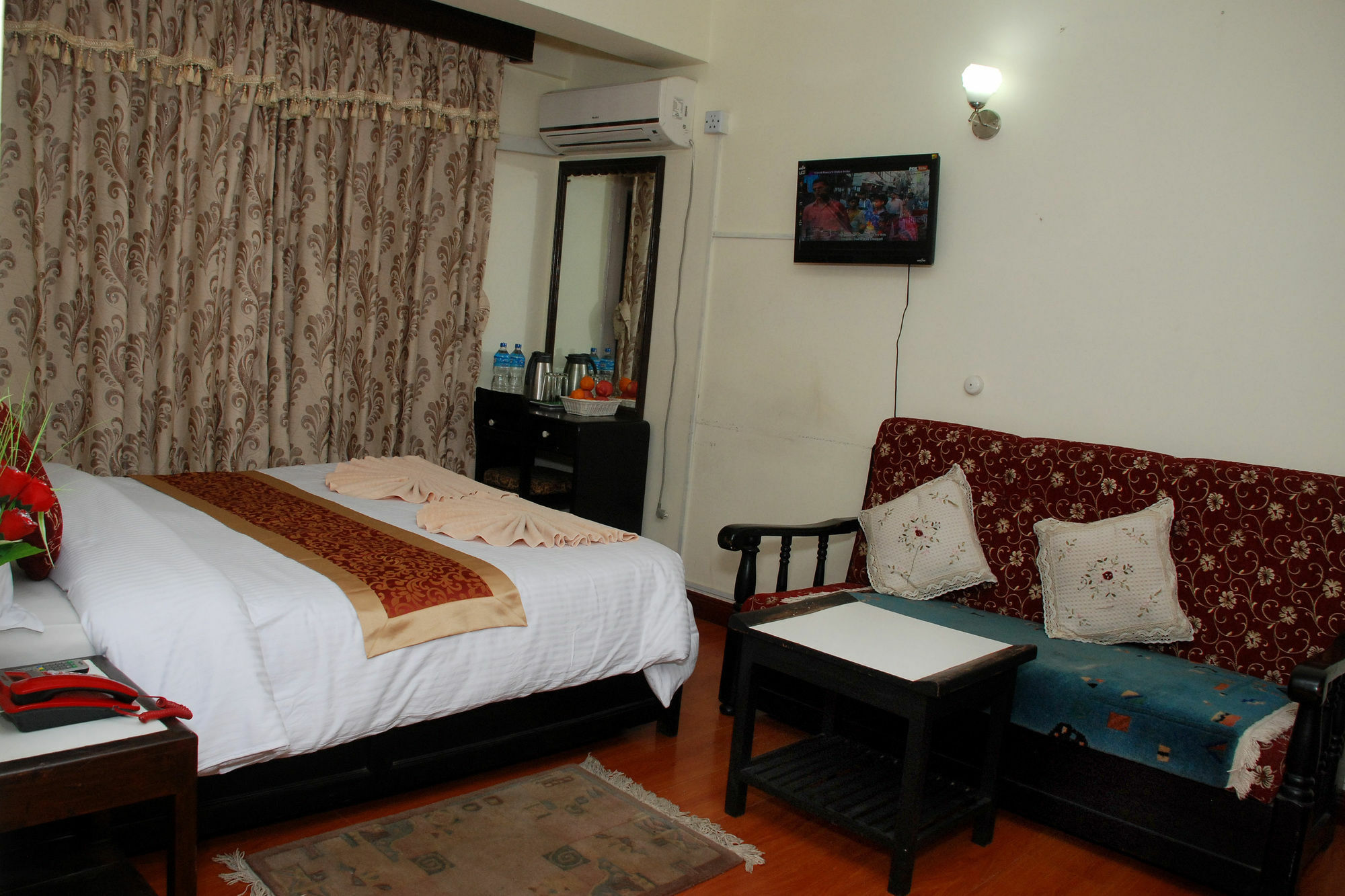 Hotel Pleasure Home Katmandou Extérieur photo